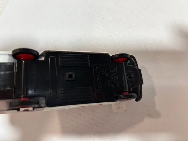 Peugeot 404 Pick Up 1964 "AVIA" 1/43 – Image 4