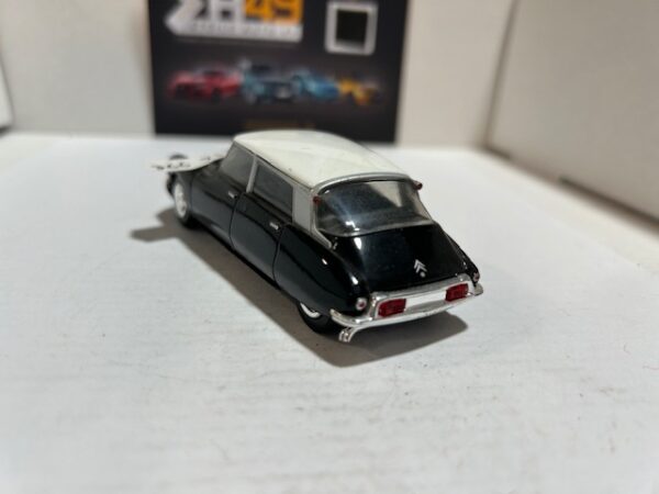 Citroen DS19 1964 Delprado 1/43 – Image 3
