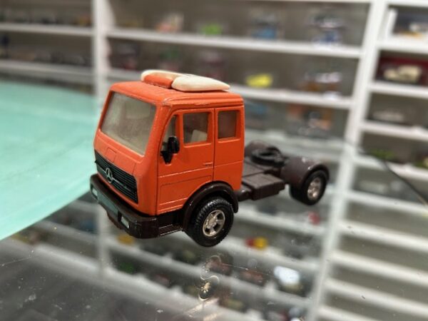 Matchbox Super Kings Mercedes Truck K8