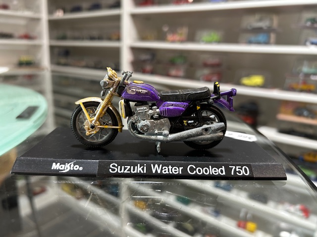 Suzuki Water Cooled 750 1/24