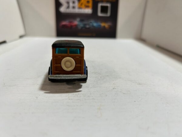 Hot Wheels 40's Ford Woodies 1/64 – Image 3