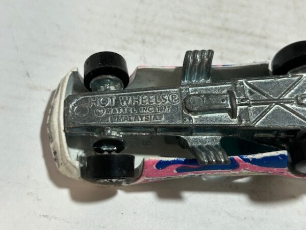 Hot Wheels Chevrolet Corvette California 1/64 – Image 4