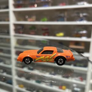 Hot Wheels Chevrolet Camaro Z28 1982 1/64
