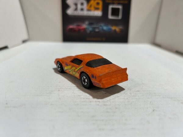 Hot Wheels Chevrolet Camaro Z28 1982 1/64 – Image 3