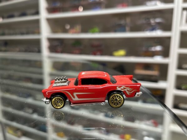 Hot Wheels 57 Chevy Red Mainline 1/64