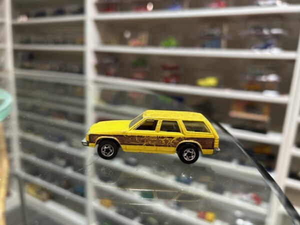 Hot Wheels Aries Wagon 1/64