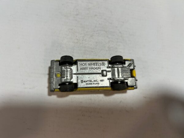 Hot Wheels Aries Wagon 1/64 – Image 4