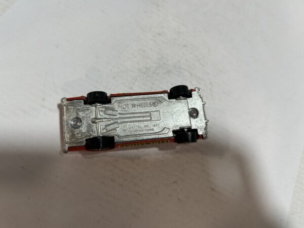 Hot Wheels Fire Chief 1/64 – Image 4