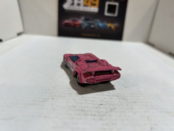Lamborghini Countach 31 Hot Wheels 1/64 – Image 3