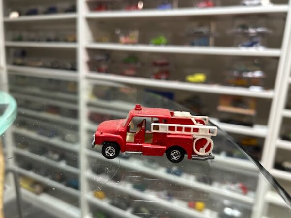 Tomica Isuzu Fire Engine n°68 1/64