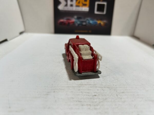 Tomica Isuzu Fire Engine n°68 1/64 – Image 3