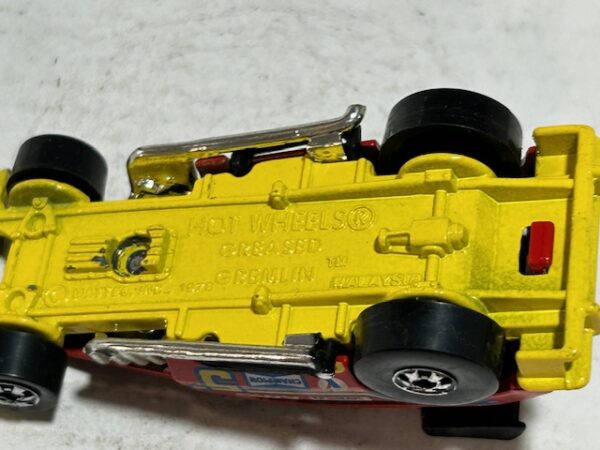 Hot Wheels Creased Gremlin 1/64 – Image 4