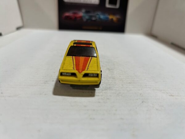 Hot Wheels Pontiac J2000 1/64 – Image 2