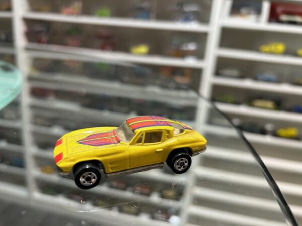 Hot Wheels Corvette Stingray 1979 1/64