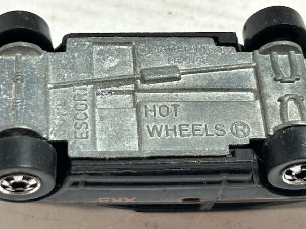 Hot Wheels Ford Escort 1/64 – Image 4