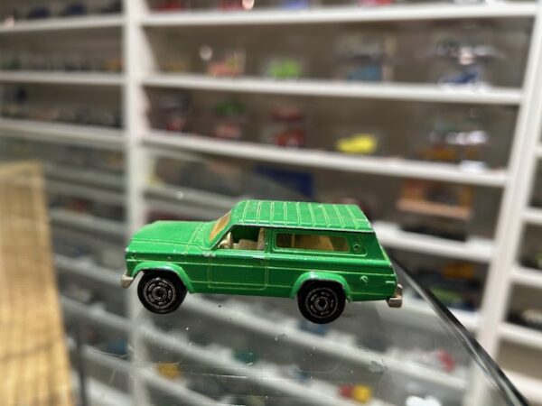 Majorette Jeep Cherokee n°236 1/64