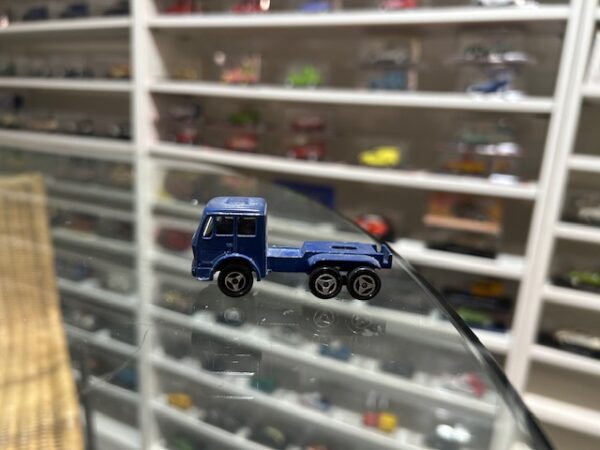 Majorette camion Mercedes 1/100