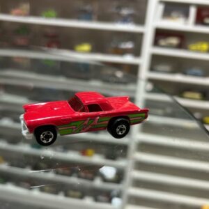 Hot Wheels 57 Ford T-Bird Red 1/64