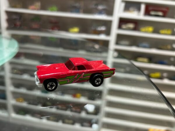 Hot Wheels 57 Ford T-Bird Red 1/64
