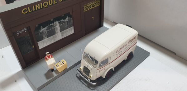 Diorama Renault 1000KG 206E Clinique du Vêtement 1/43 – Image 3