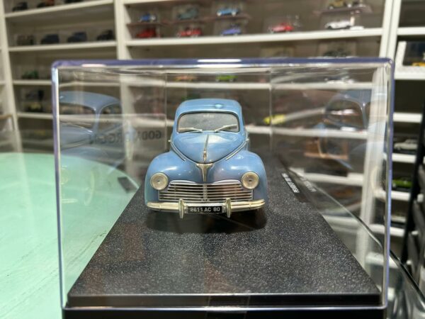 Peugeot 203 Bleue  1/18 – Image 2