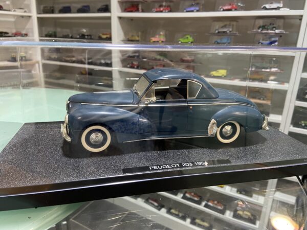 Peugeot 203 1954 1/18