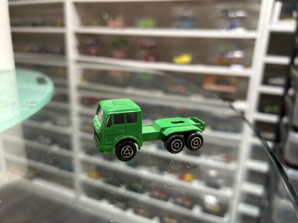 Majorette Camion Mercedes Vert 1/100