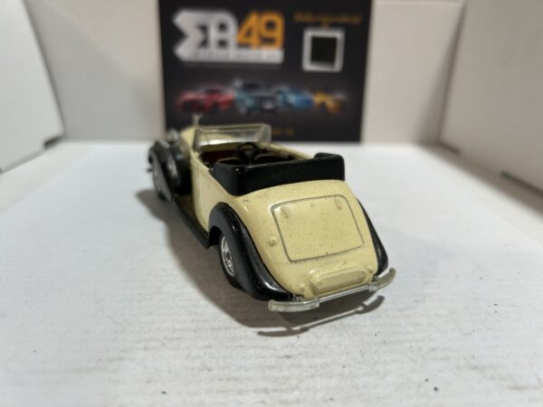 Rolls Royce Phantom III 1939 Beige Solido 1/43 – Image 3
