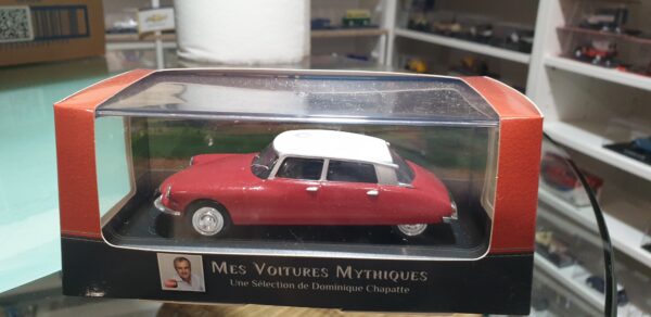 Citroen DS 1963 " Mes Voitures Mythiques Dominique Chapatte " 1/43