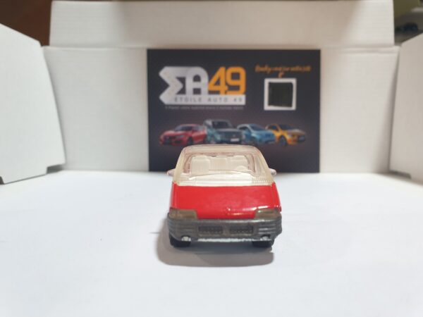 Pontiac Trans Sport Majorette 1/55 – Image 3