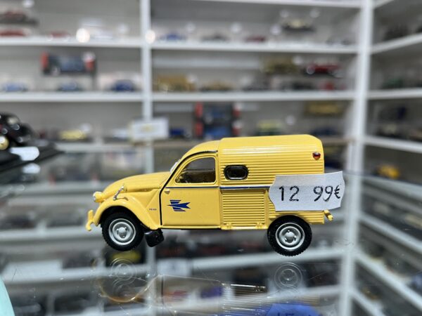 Citroën 2CV AK 250 1962 La Poste Universal Hobbies 1/43