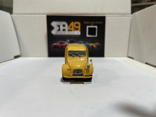 Citroën 2CV AK 250 1962 La Poste Universal Hobbies 1/43 – Image 2