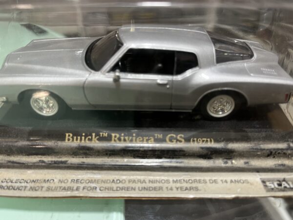 Buick Riviera GS 1971  1/43 – Image 2