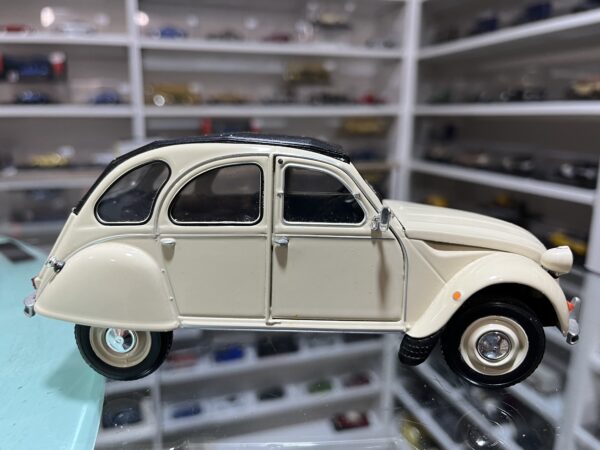 Citroën 2CV 1982 1/24 – Image 2