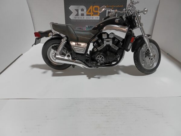 Moto Yamaha Vmax 1200 Roadrider 1/12 – Image 2