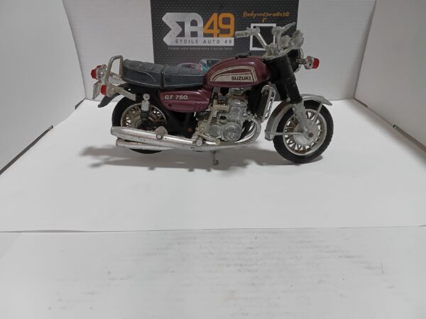 Moto Suzuki GT750 Polistil 1/15 entière – Image 2