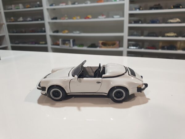 Porsche 911 Speedster NZG 1/43 blanche
