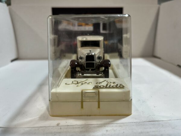 Citroen C4F Charbonnier 4408 Solido 1/43 – Image 2