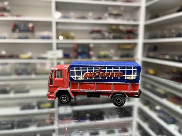 Majorette Camion Ford 241-C avec bâche 1/56