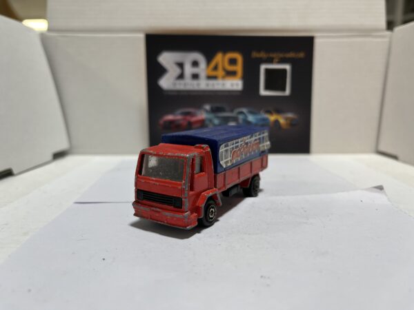Majorette Camion Ford 241-C avec bâche 1/56 – Image 2