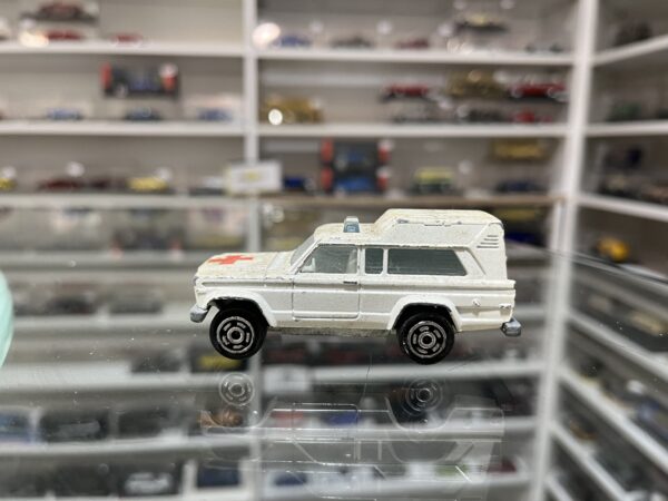 Majorette ambulance n°269 1/64