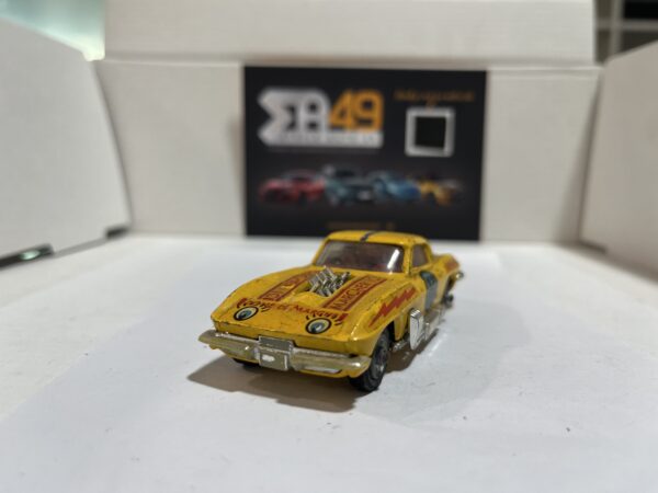 Chevrolet Corvette Sting Ray Corgi Toys n°13 avec stickers 1/43 – Image 2