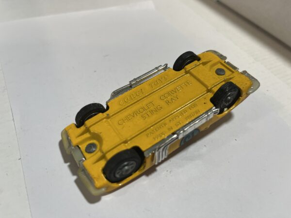 Chevrolet Corvette Sting Ray Corgi Toys n°13 avec stickers 1/43 – Image 4