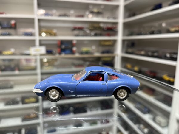 Opel GT 1900 1421 Dinky Toys 1/43