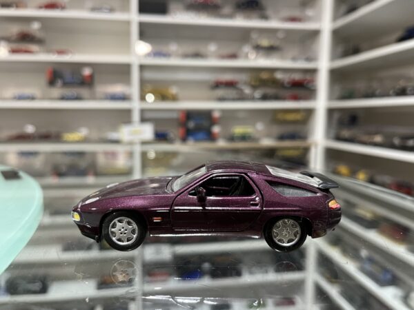 Porsche 928 NZG Mauve 1/43