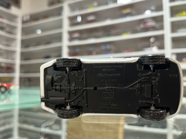 Porsche Cabriolet 323 NZG argenté 1/43 – Image 4