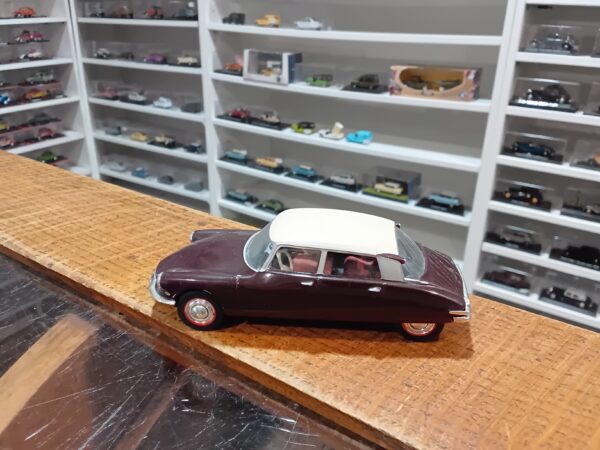 Citroën DS19 Altaya 1/43