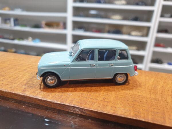 RENAULT 4 1/43
