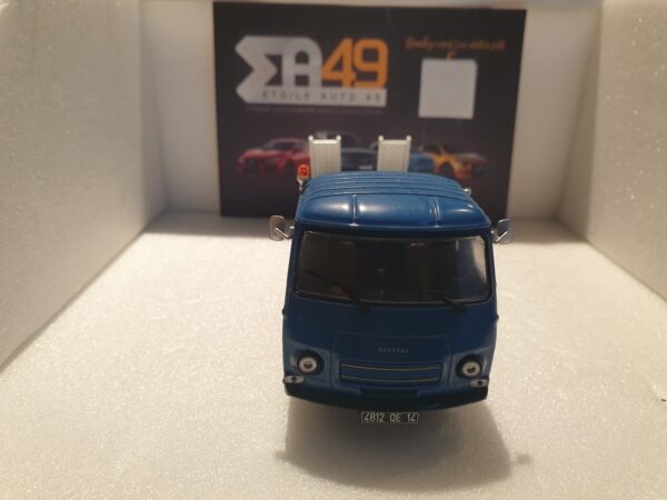Peugeot J7  dépanneuse Heuliez 1/43 ( manque 1 girophare ) – Image 3