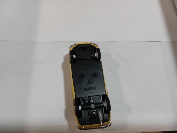 Renault Dauphine Jaune Norev 1/43 – Image 4